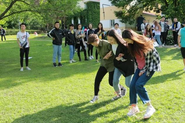 大學剛畢業(yè)千萬不要去做銷售嗎，大學剛畢業(yè)千萬不要去做銷售嗎知乎？